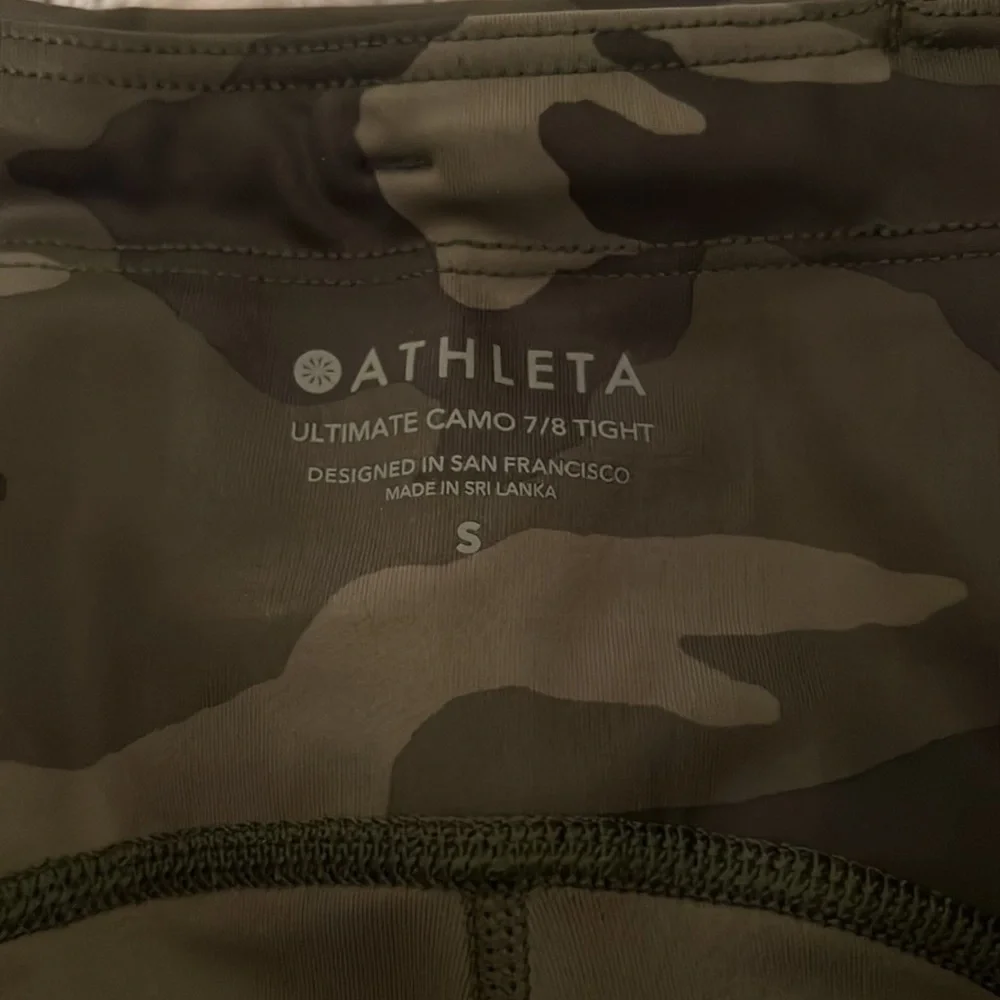 Athleta 7/8 ultimate camo tight - Picture 2 of 6